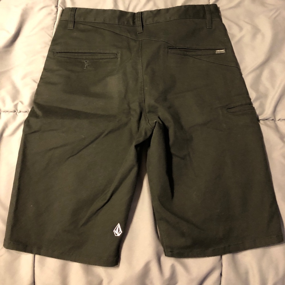 Men’s volcom shorts size 29